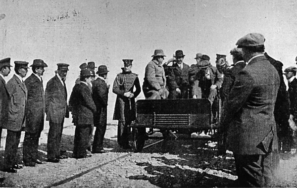 PDpresidentonDrewrycar